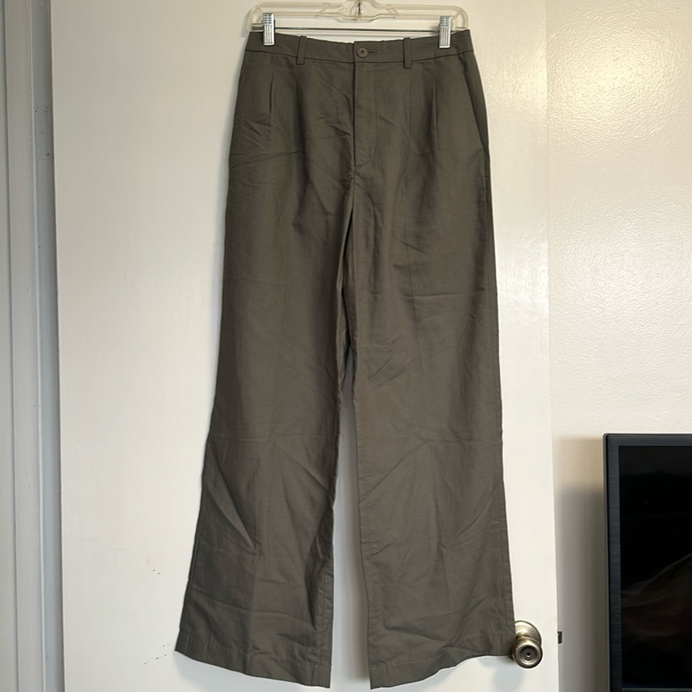 Uniqlo Linen Blend Tucked Wide Pants